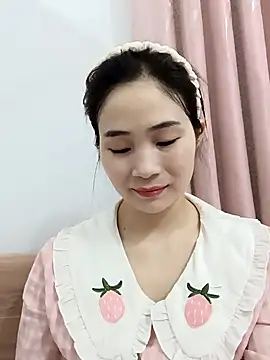 Snapshot of Pig_pig11 chatting on 12-03-25, 12:47 Pig pig11 online show from 12-03-25, 12:47