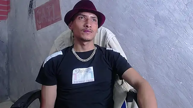 SavageLover  online show from 12-19-25, 04:08