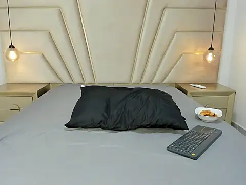 MaroxCute online show from 10-30-25, 11:33