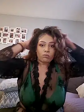 BubblesLovexox online show from 10-25-25, 04:24