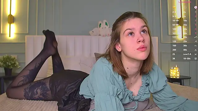 LoraPuffs online show from 02-16-26, 04:03