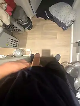 Snapshot of veryhornysussexmale chatting on 10-31-25, 03:13 veryhornysussexmale online show from 10-31-25, 03:13