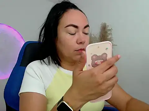 Yadis hot online show from 11-15-25, 09:00