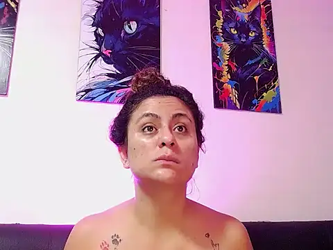 Caroline Jons online show from 11-14-25, 10:58