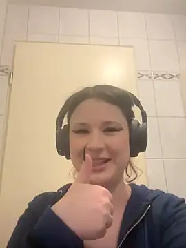 Snapshot of Melissa-Kiss chatting on 10-31-25, 06:09 Melissa-Kiss online show from 10-31-25, 06:09