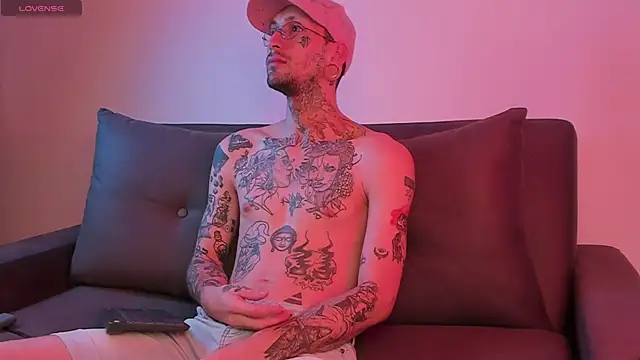 Snapshot of TokyoHatsumoto chatting on 10-28-25, 01:25 TokyoHatsumoto online show from 10-28-25, 01:25