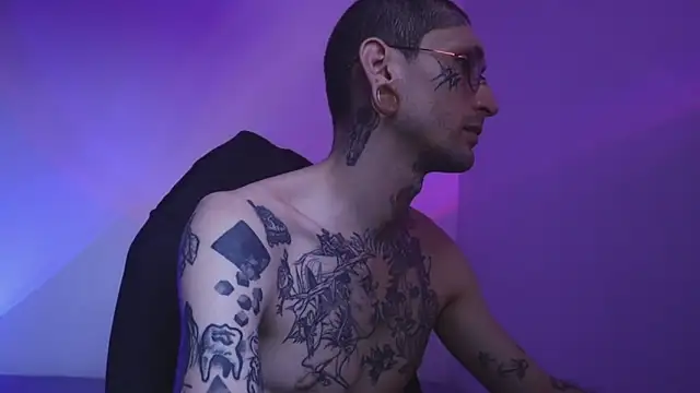 Snapshot of TokyoHatsumoto chatting on 11-19-25, 09:59 TokyoHatsumoto online show from 11-19-25, 09:59