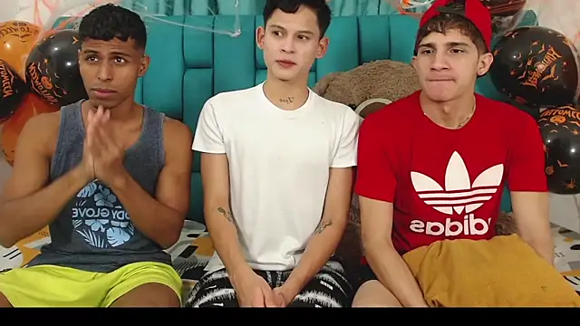 Hot Boys Latinos X online show from 10-28-25, 12:14