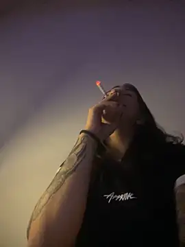 Snapshot of Hannahinfame chatting on 11-08-25, 11:21 Hannahinfame online show from 11-08-25, 11:21