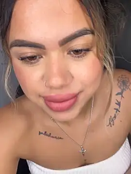 Snapshot of Alanna-foxx chatting on 11-07-25, 11:27 Alanna-foxx online show from 11-07-25, 11:27