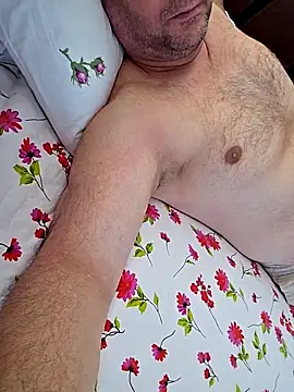 Snapshot of Efe53100 chatting on 11-10-25, 11:42 Efe53100 online show from 11-10-25, 11:42