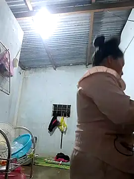 Snapshot of Birlin_mai chatting on 10-25-25, 02:46 Birlin mai online show from 10-25-25, 02:46