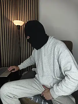 findomhot online show from 12-18-25, 06:03