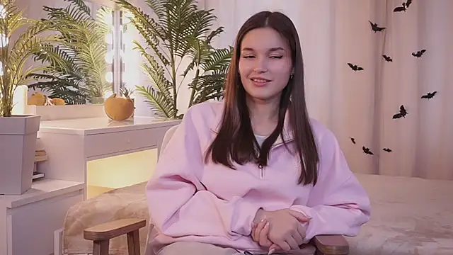 Snapshot of TiffaniePanyik chatting on 10-28-25, 06:50 TiffaniePanyik online show from 10-28-25, 06:50