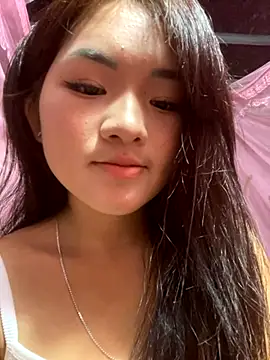 Snapshot of Su-su18 chatting on 10-31-25, 03:18 Su-su18 online show from 10-31-25, 03:18