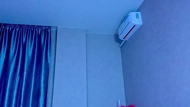 Snapshot of KittieHeart chatting on 11-27-25, 07:38 KittieHeart online show from 11-27-25, 07:38