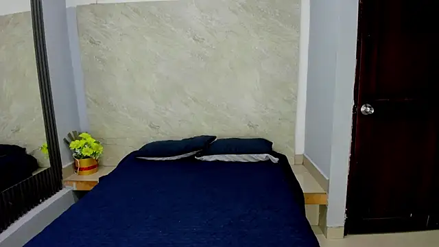 Sarahh-19 online show from 12-18-25, 11:38