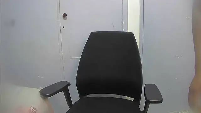 ThePeacheese online show from 12-13-25, 08:04