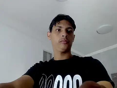 Snapshot of wiltom_ chatting on 11-14-25, 03:05 wiltom online show from 11-14-25, 03:05