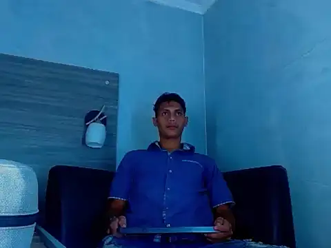 Snapshot of wiltom_ chatting on 11-18-25, 03:34 wiltom online show from 11-18-25, 03:34