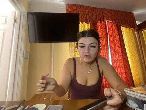 rosie-hipstergal online show from 06-15-26, 01:46
