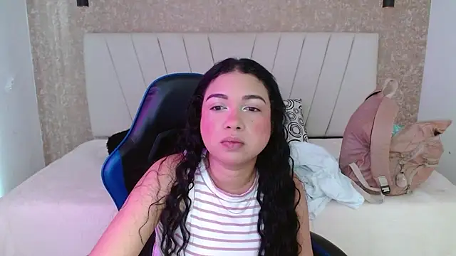 Snapshot of AliceSmity_ chatting on 02-20-26, 11:54 AliceSmity online show from 02-20-26, 11:54