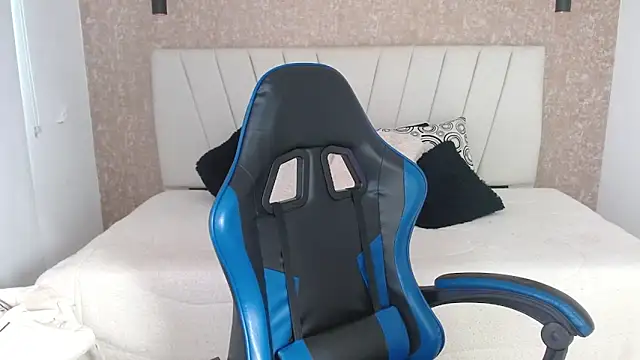 AliceSmity  online show from 04-01-26, 12:17