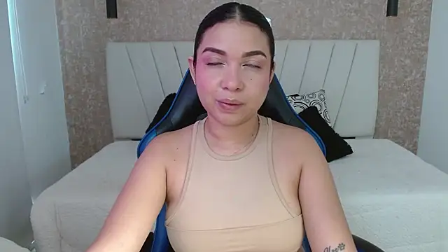 AliceSmity  online show from 04-01-26, 01:41