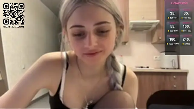 Snapshot of AidaGloshen chatting on 05-25-26, 01:39 AidaGloshen online show from 05-25-26, 01:39