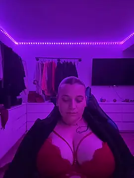 Snapshot of Aksinja05 chatting on 11-05-25, 06:19 Aksinja05 online show from 11-05-25, 06:19