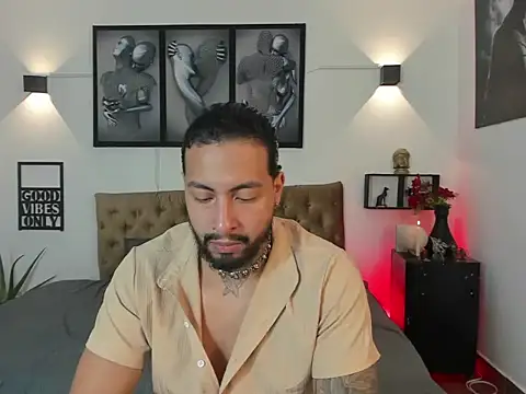 Snapshot of christopher_palmerjs chatting on 11-15-25, 01:14 christopher palmerjs online show from 11-15-25, 01:14