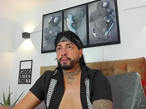 Snapshot of christopher_palmerjs chatting on 11-18-25, 02:06 christopher palmerjs online show from 11-18-25, 02:06