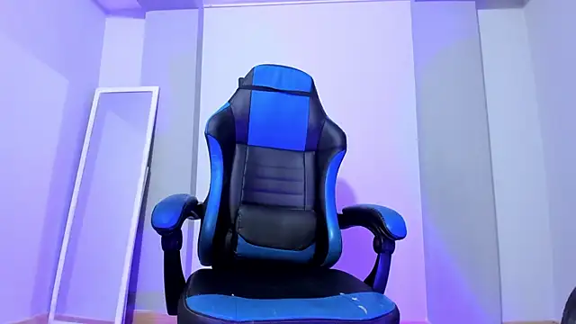 Snapshot of whisper_nova chatting on 10-30-25, 08:20 whisper nova online show from 10-30-25, 08:20