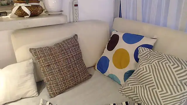 Nube Azul1 online show from 11-17-25, 10:48