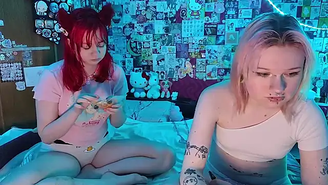 Snapshot of PinkiePurr chatting on 11-16-25, 07:19 PinkiePurr online show from 11-16-25, 07:19