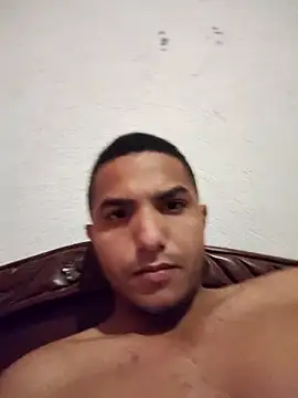 Snapshot of ioykei chatting on 10-27-25, 04:16 ioykei online show from 10-27-25, 04:16