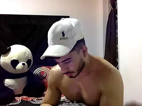 Snapshot of Niko_Steel chatting on 10-25-25, 04:31 Niko Steel online show from 10-25-25, 04:31