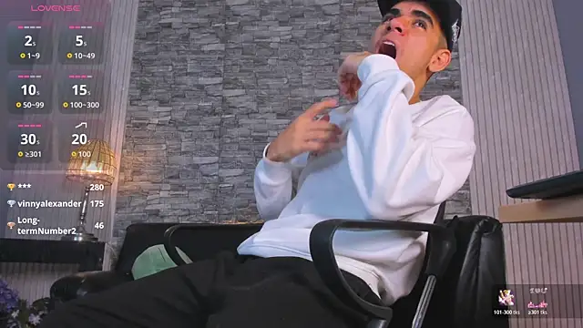 zack joness18 online show from 11-09-25, 03:49