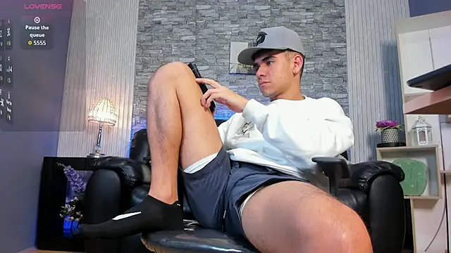 zack joness18 online show from 03-26-26, 05:46