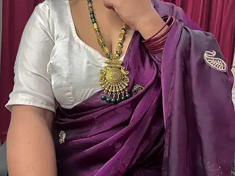 Snapshot of Ritika_janu chatting on 06-18-26, 04:24 Ritika janu online show from 06-18-26, 04:24