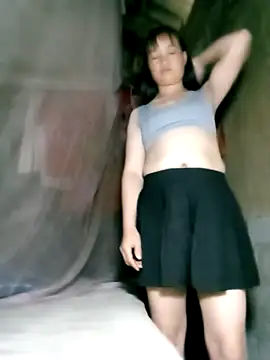 Snapshot of Noelle-e chatting on 10-31-25, 07:42 Noelle-e online show from 10-31-25, 07:42