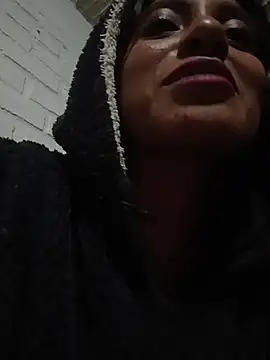 YeseniaRodriguez3 online show from 11-08-25, 12:22