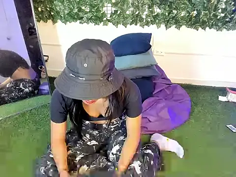 YeseniaRodriguez3 online show from 03-14-26, 01:27