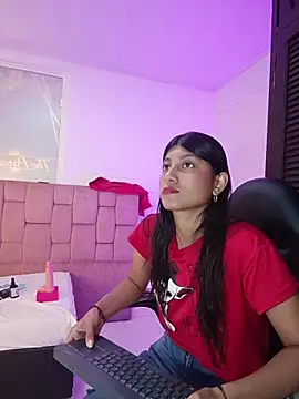 YeseniaRodriguez3 online show from 04-04-26, 01:30