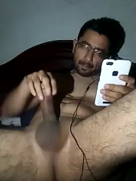 Leocuma82 online show from 11-23-25, 03:17