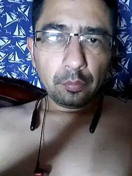 Snapshot of Leocuma82 chatting on 05-19-26, 03:24 Leocuma82 online show from 05-19-26, 03:24
