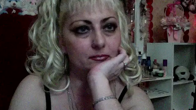 xHot Amazonq online show from 04-13-26, 04:45