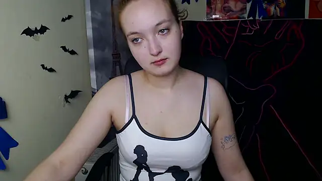 MissAriaa online show from 04-25-26, 06:05