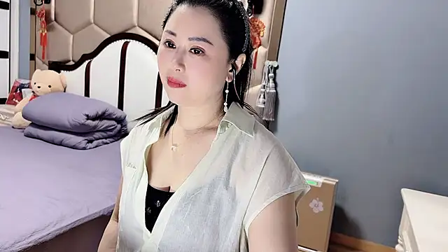 yaoyao22678 online show from 04-06-26, 02:42