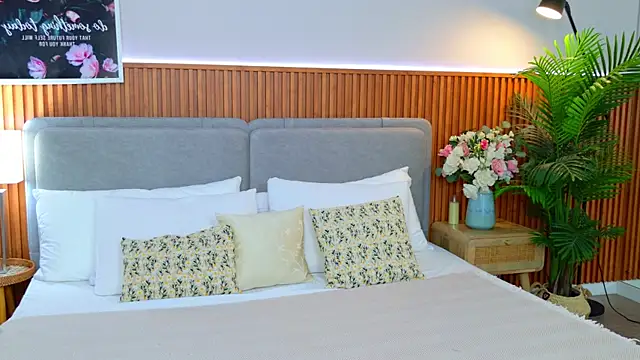 Sandy Edvards online show from 04-20-26, 04:59